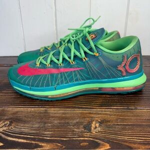 Nike Green and Pink Sneakers